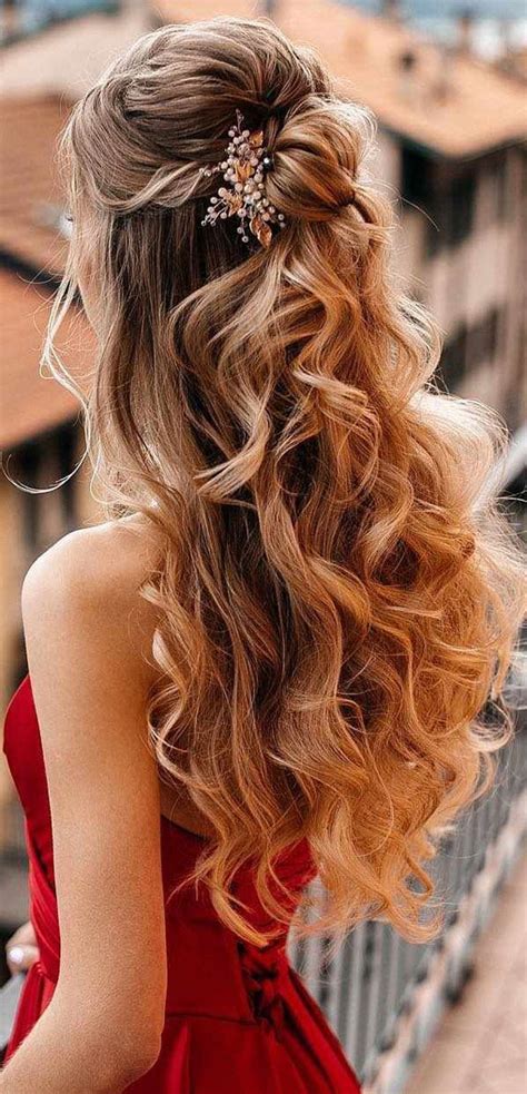 hairstyles for strapless dress